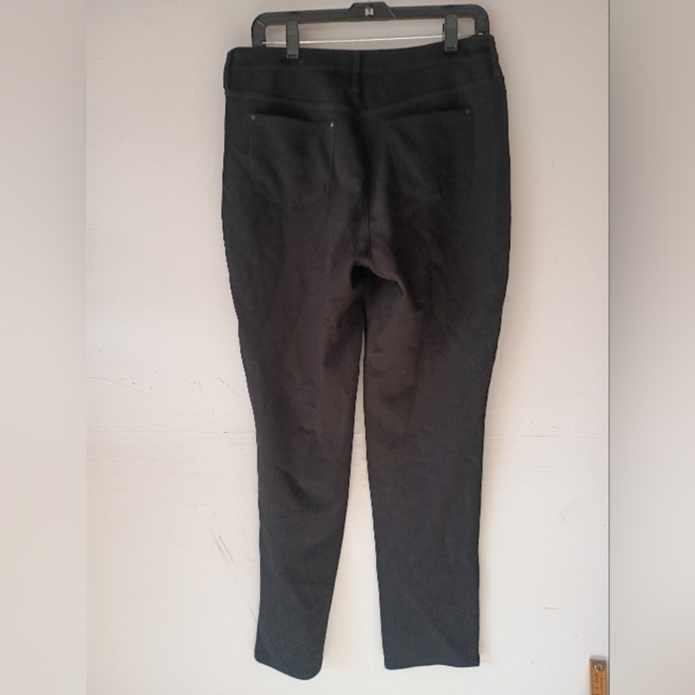 Chicos Black Straight Leg Pants Womens Size 1R‎ US Size 8 Comfort Stretch - Picture 7 of 9